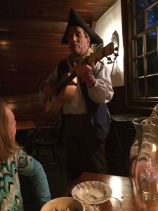 Chosining's Tavern Singer