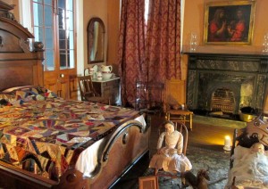 older girl's bedroom