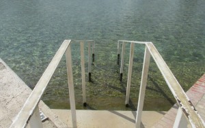 stairs into the shallow end