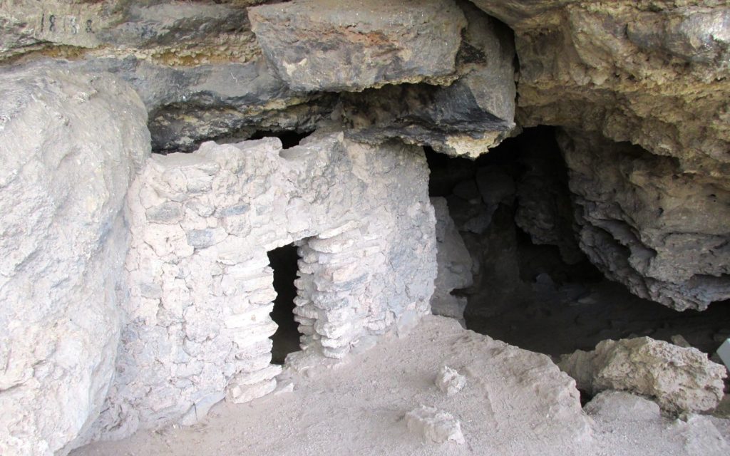 Montezuma Well lower cliff house