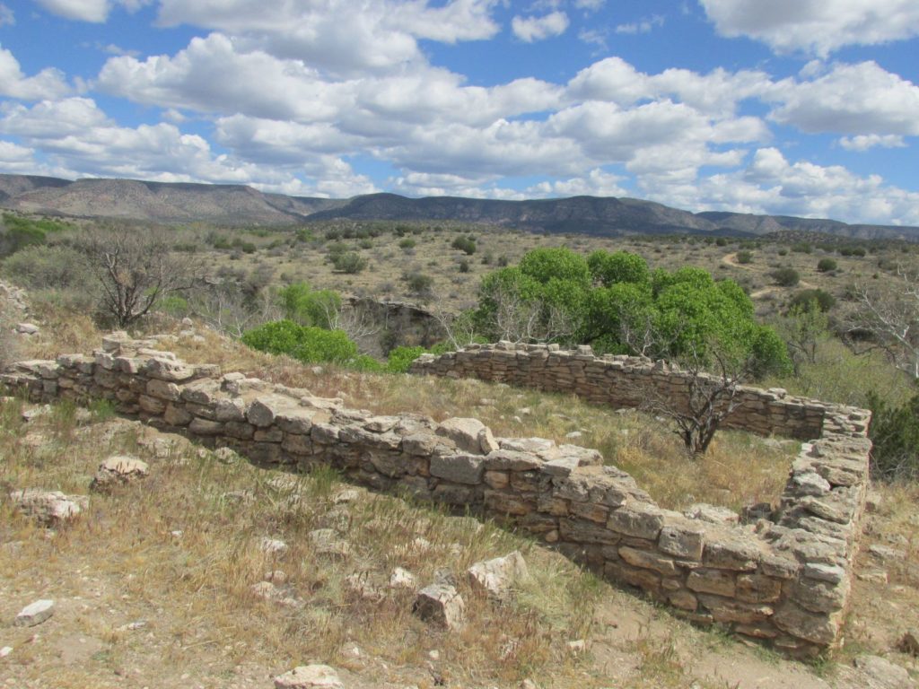 Montezuma well pueblo on top