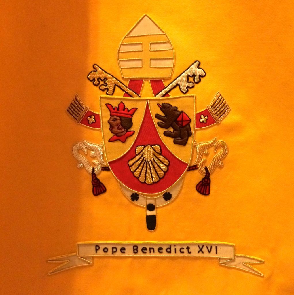 Basilica crest with keys