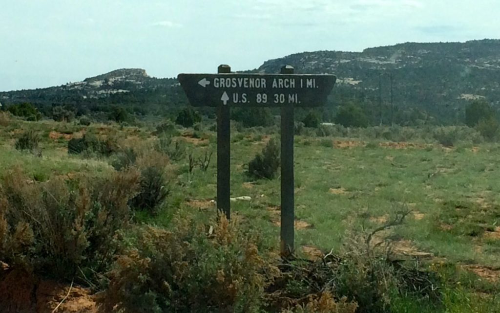 Direction to Grosvener Arch and Rte 89