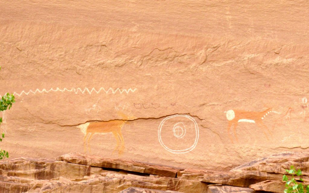 antelope ruins pictogram with circle and snake