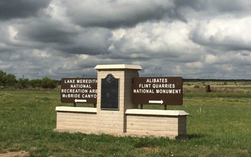 signs pointing to quarriy an campground