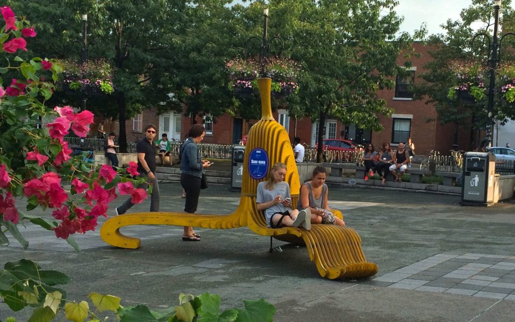 banana sculpture bench