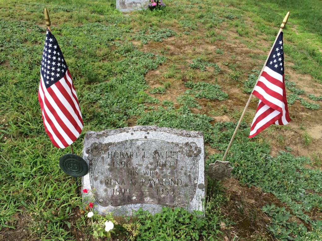 grave with WW I and Ladies Auxiliiary VFW