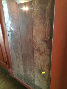 orignial-door-for-buckman-tavern