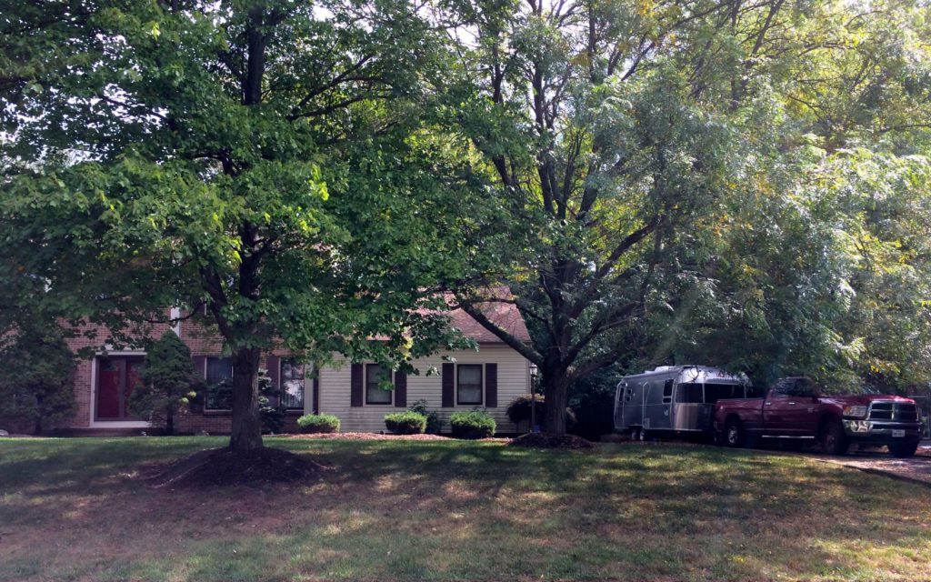 every-house-looks-better-with-an-airstream