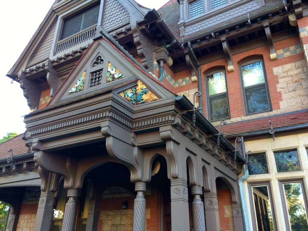 stowe-center-next-door-colorful-detail