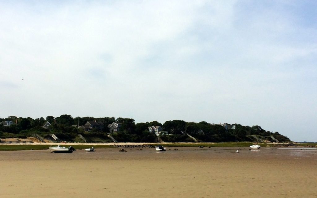 boats-at-low-tide