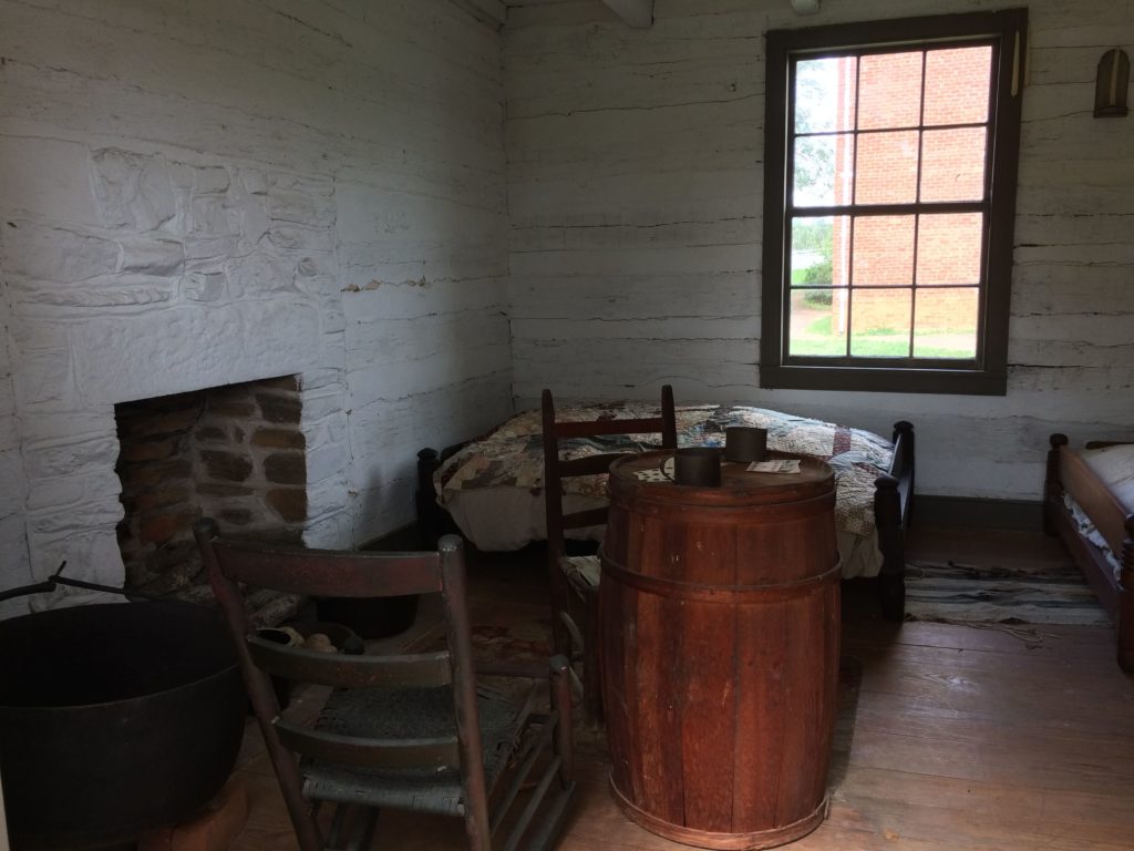 slave-quarters-right-room